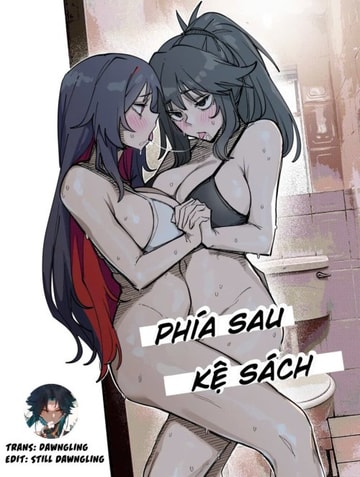 Phía sau kệ sách